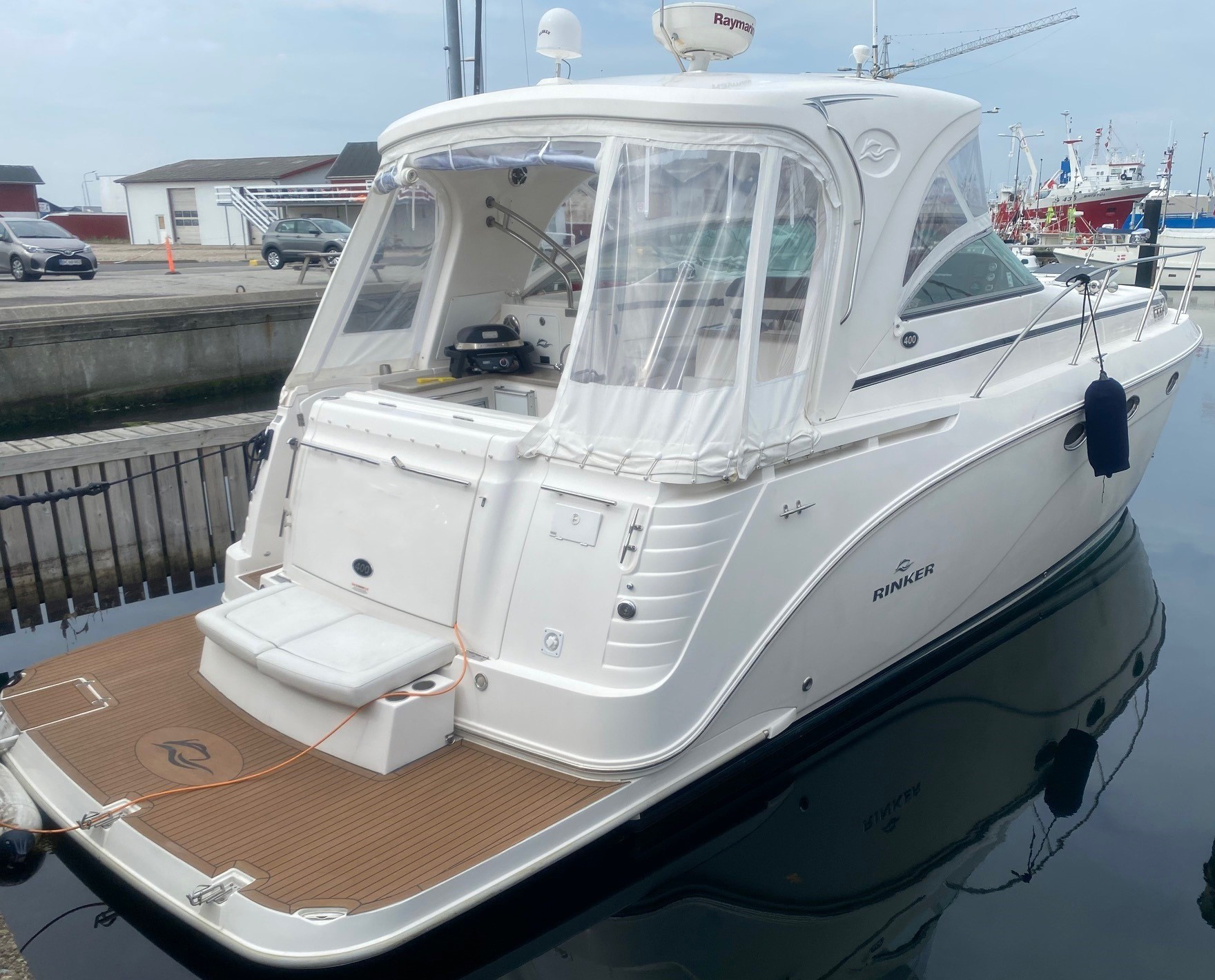 Rinker 400